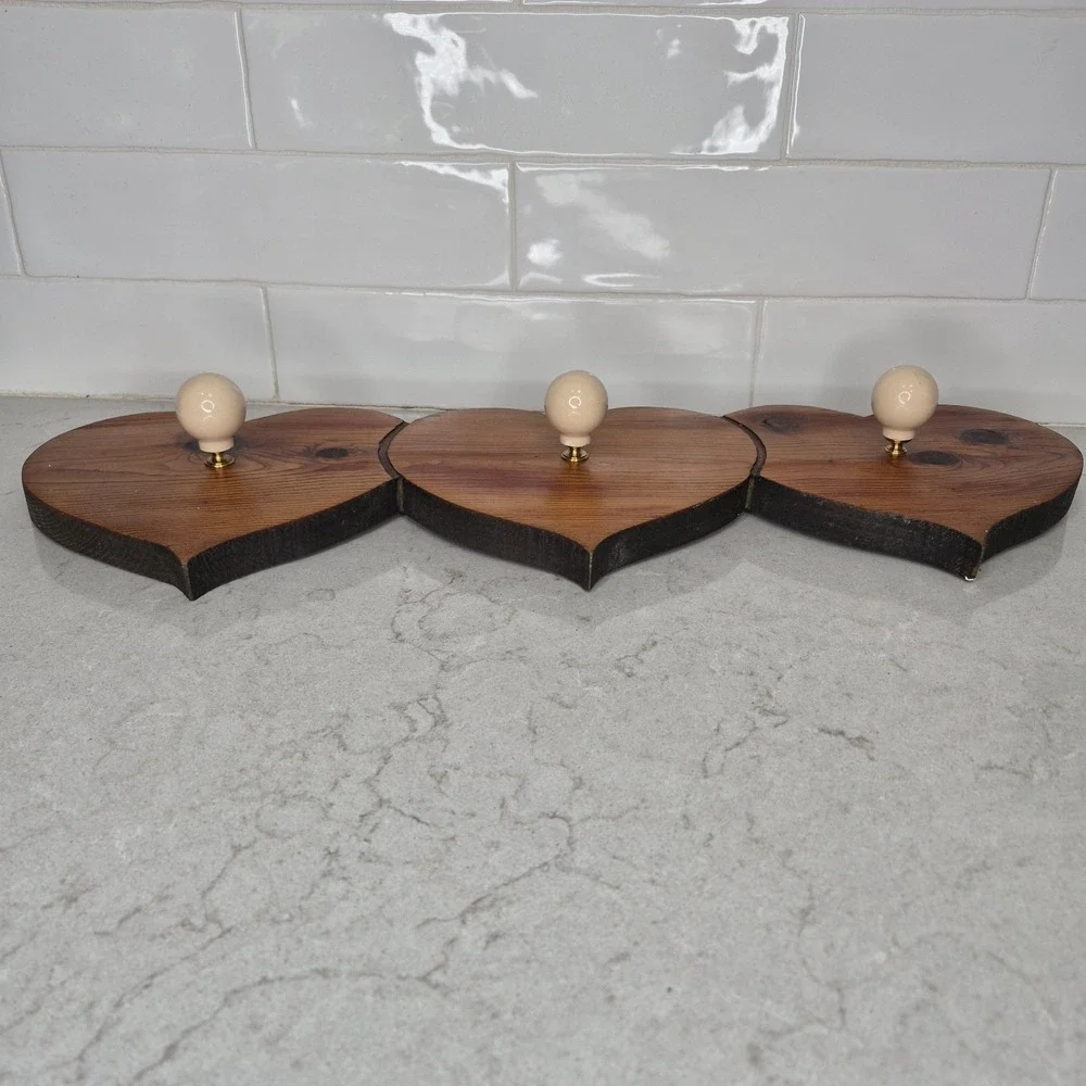 Vintage Wooden 3 Peg Heart‎ Wall Hanging Coat Rack 21